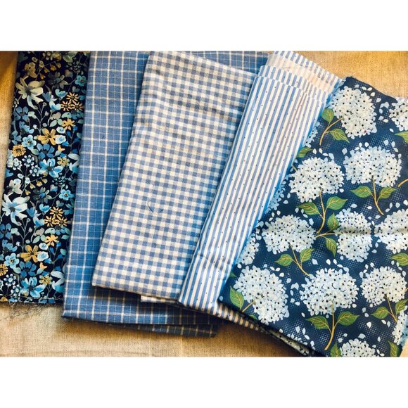 Gingham Elastic Pen Holder Bookmark: Attachable Journal Pouch - Picture 8 of 10